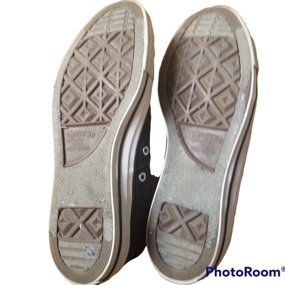 SOLD! Converse || Womens black sneakers - Picture 4 of 7